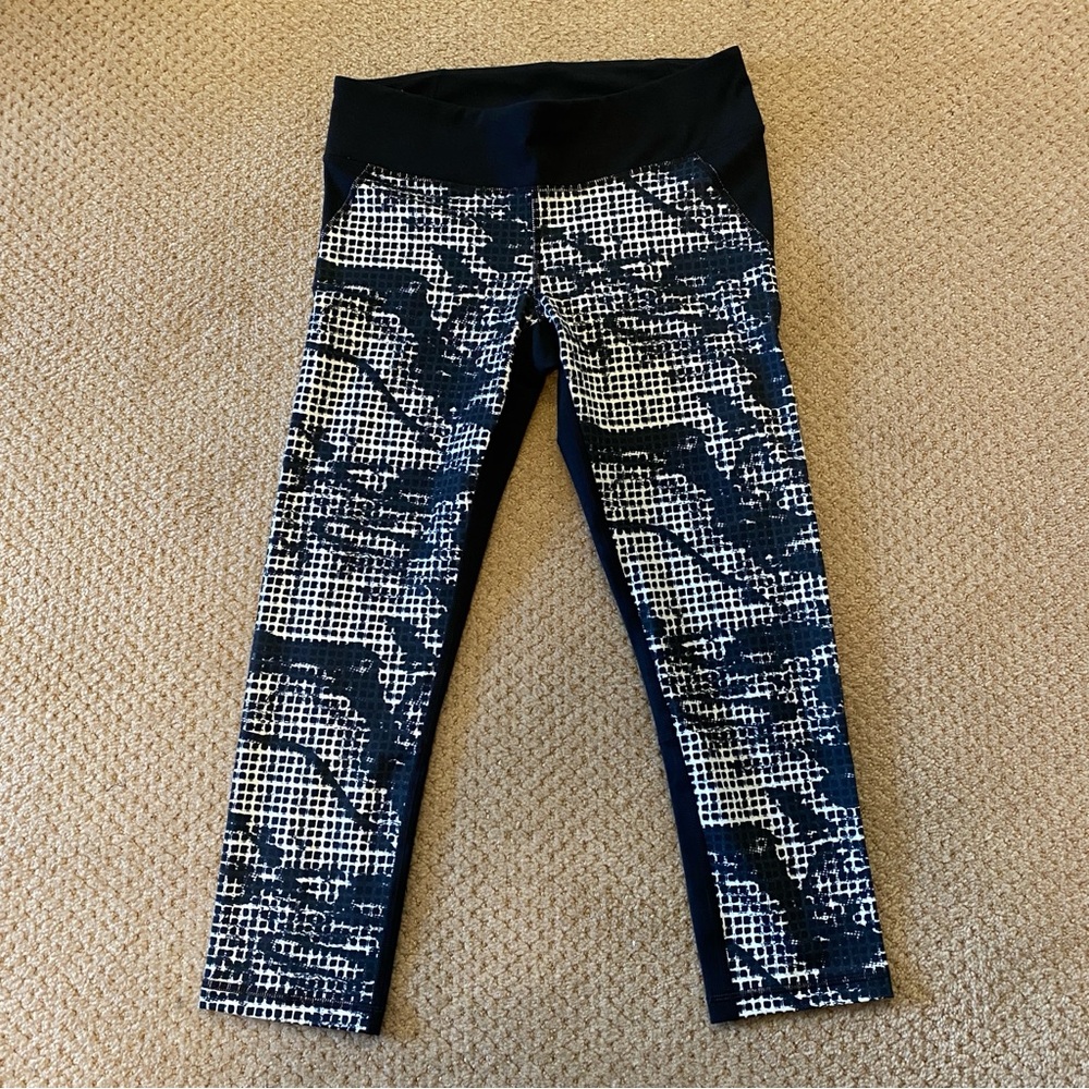 Under Armour Fitted HeatGear 3/4 Leggings Size Medium